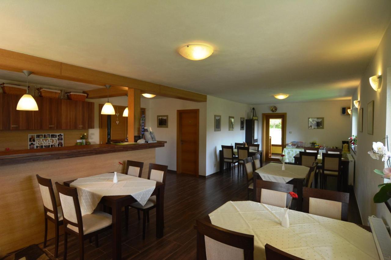 Villa Gold Nova Lesna Bagian luar foto