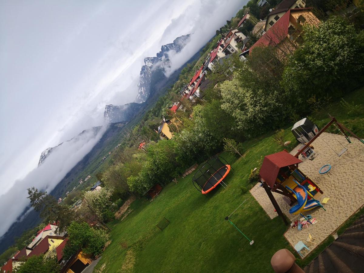 Villa Gold Nova Lesna Bagian luar foto